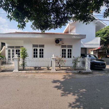 Kamiliya Homestay Ngabean Exterior foto