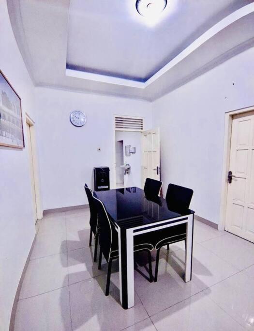 Kamiliya Homestay Ngabean Exterior foto
